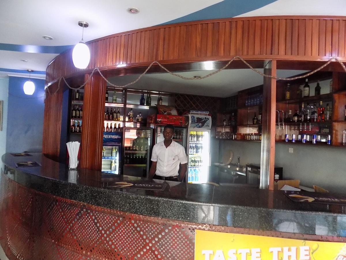 Aponye Hotel Kampala Exterior foto