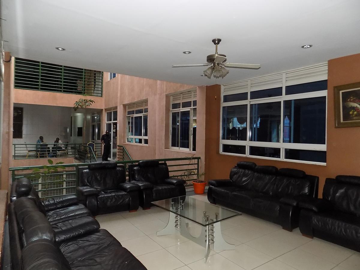 Aponye Hotel Kampala Exterior foto