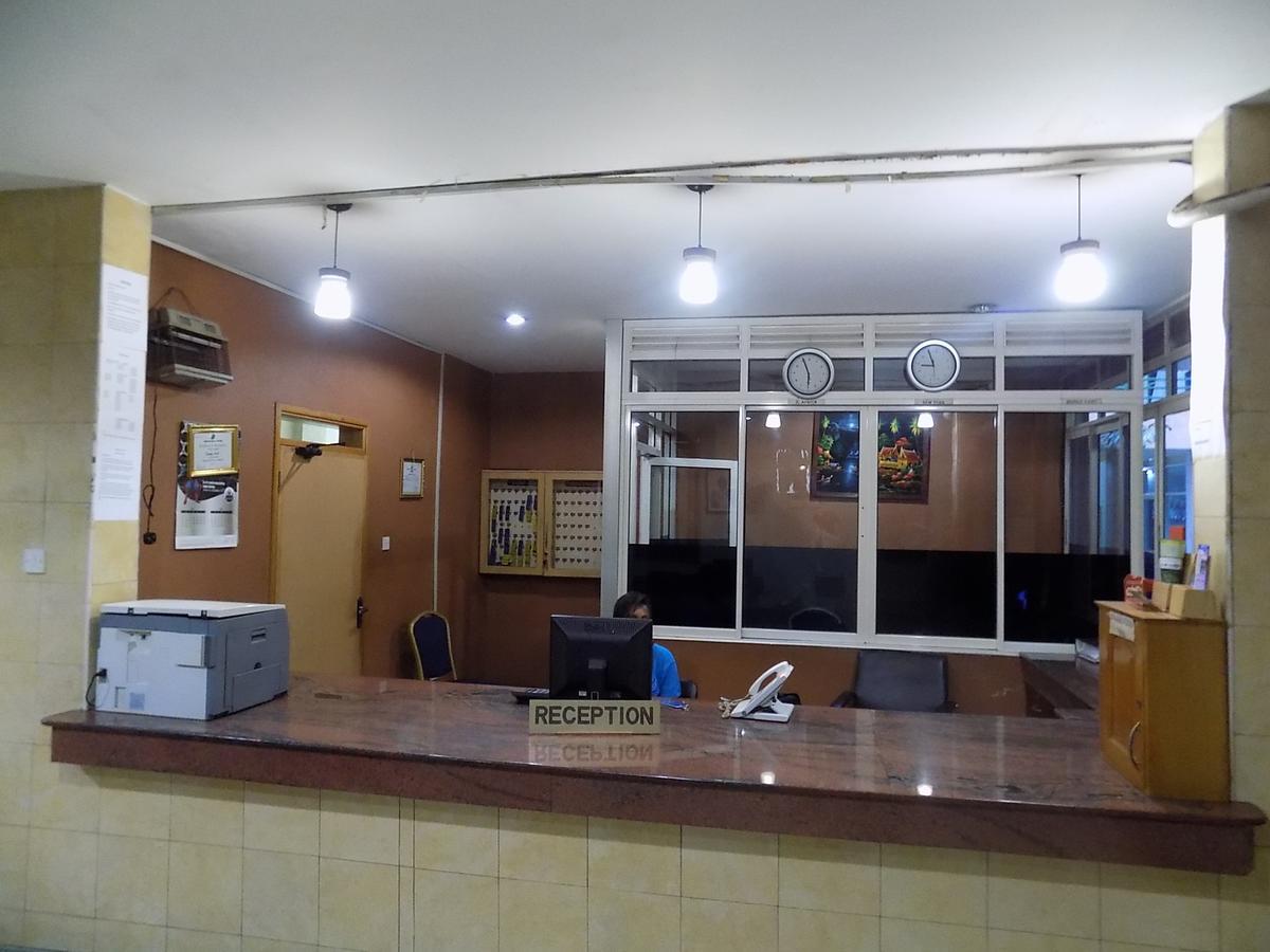 Aponye Hotel Kampala Exterior foto