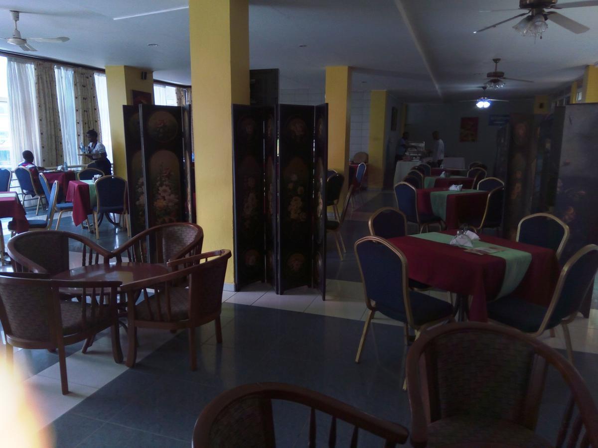 Aponye Hotel Kampala Exterior foto