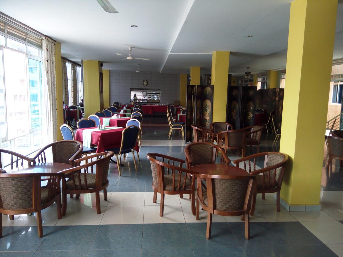 Aponye Hotel Kampala Exterior foto